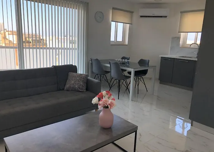 Bugibba Sunrise View Modern Apartment